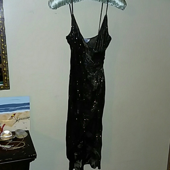 Hourglass Dresses & Skirts - 🔔EXTRA EXTRA!  Hourglass slinky glittered dress